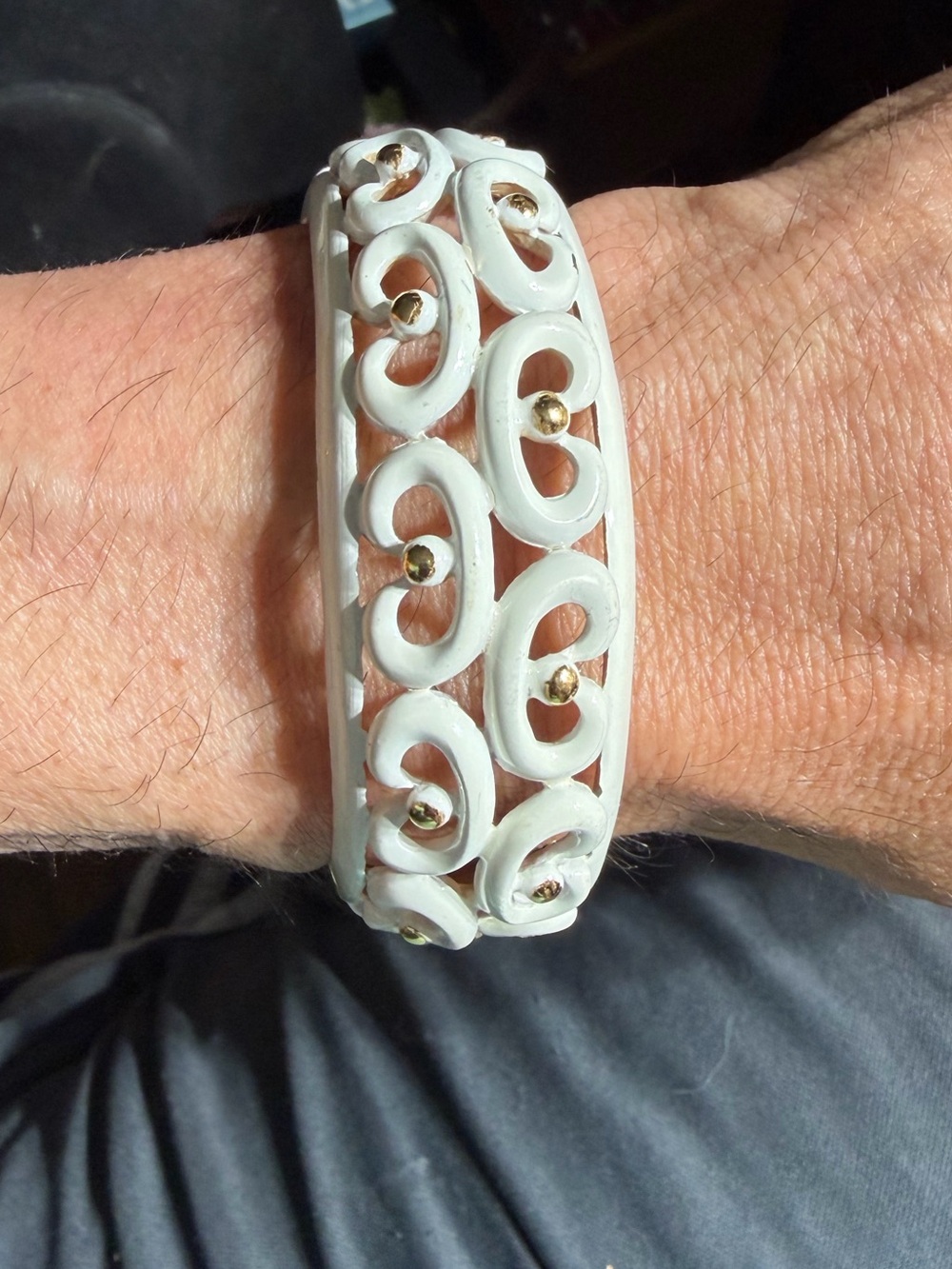 VINTAGE PARK LANE GOLD-TONE WHITE ENAMEL BRACELET 7”